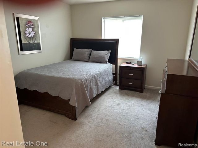 1429 Sherwood Forest Court, Waterford, MI 48327