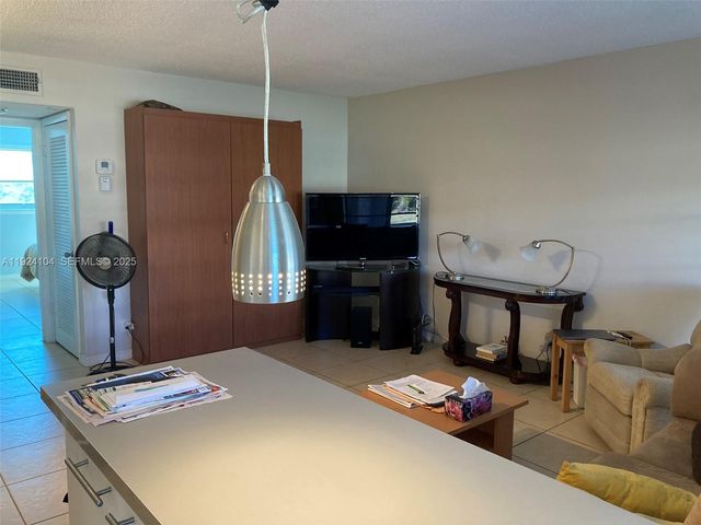 5300 Washington Street N117, Hollywood, FL 33021