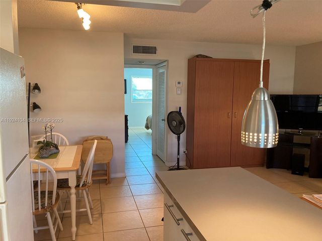 5300 Washington Street N117, Hollywood, FL 33021