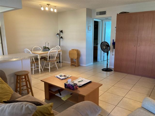 5300 Washington Street N117, Hollywood, FL 33021