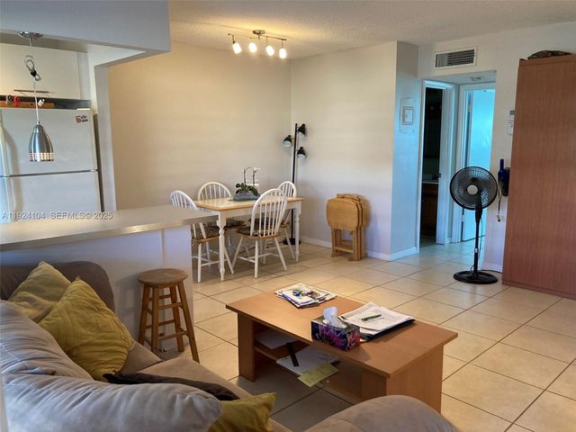 5300 Washington Street N117, Hollywood, FL 33021
