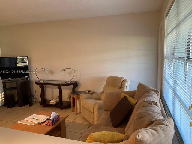 5300 Washington Street N117, Hollywood, FL 33021