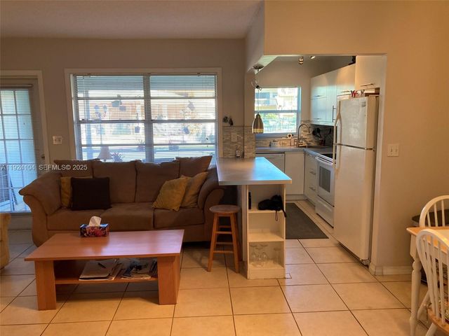 5300 Washington Street N117, Hollywood, FL 33021