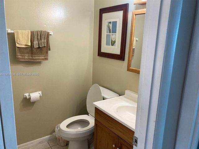 5300 Washington Street N117, Hollywood, FL 33021