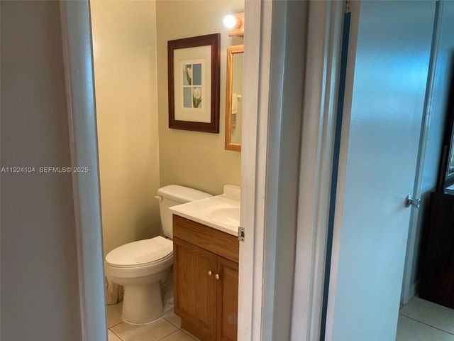 5300 Washington Street N117, Hollywood, FL 33021
