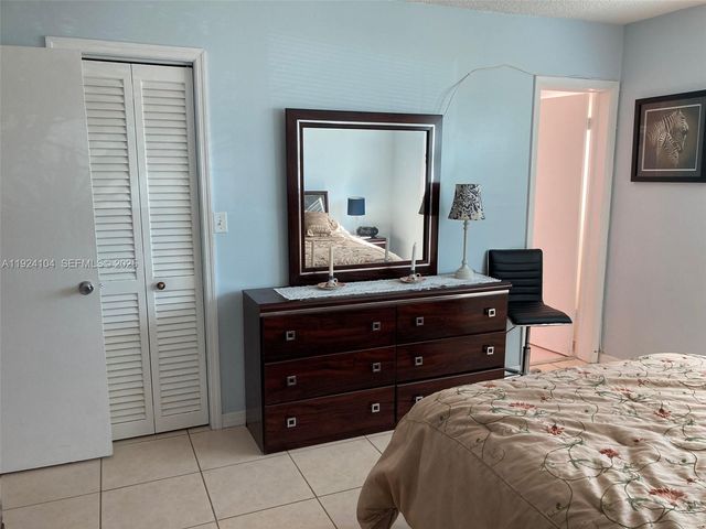 5300 Washington Street N117, Hollywood, FL 33021