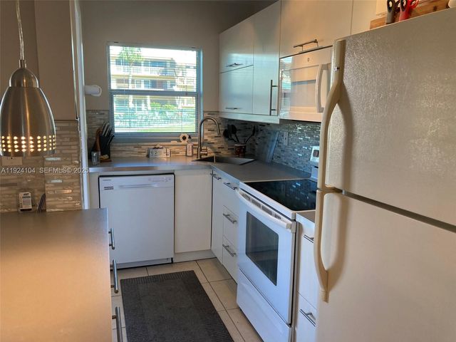 5300 Washington Street N117, Hollywood, FL 33021