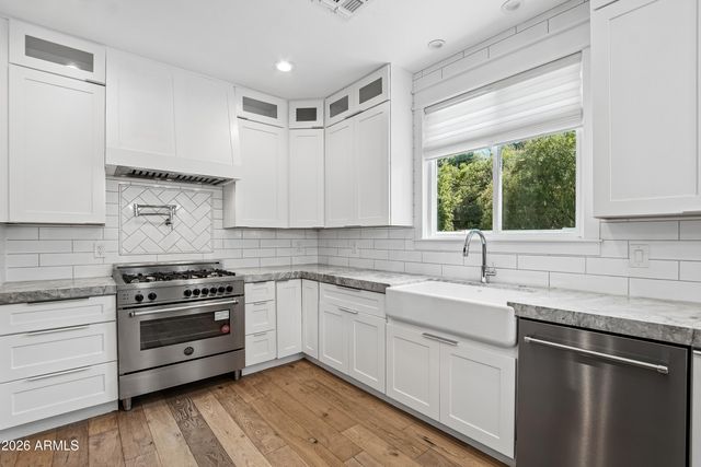 3913 E DEVONSHIRE Avenue, Phoenix, AZ 85018