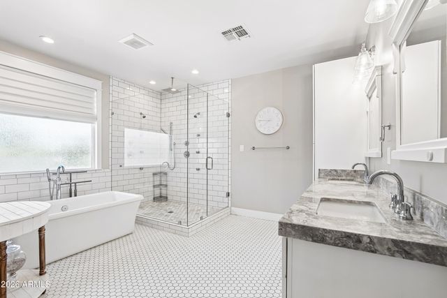 3913 E DEVONSHIRE Avenue, Phoenix, AZ 85018