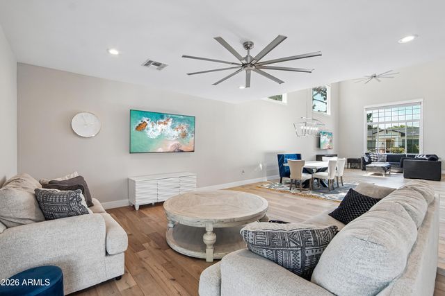 3913 E DEVONSHIRE Avenue, Phoenix, AZ 85018