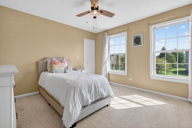 1155 S Wabena Avenue, Minooka, IL 60447