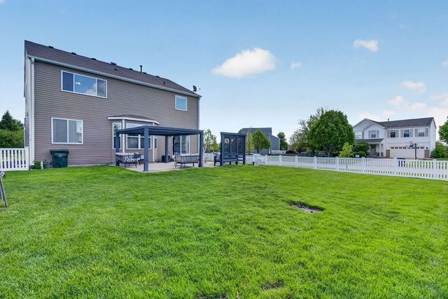 1155 S Wabena Avenue, Minooka, IL 60447