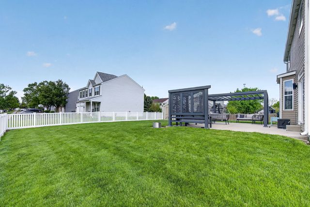 1155 S Wabena Avenue, Minooka, IL 60447