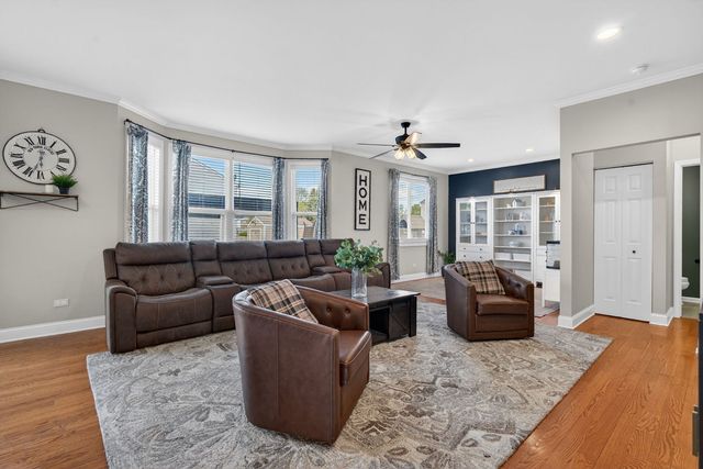1155 S Wabena Avenue, Minooka, IL 60447