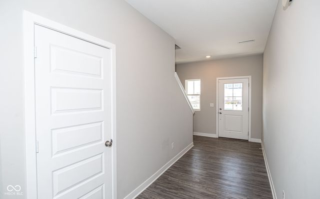 2519 Dixon Creek Drive, Whitestown, IN 46075