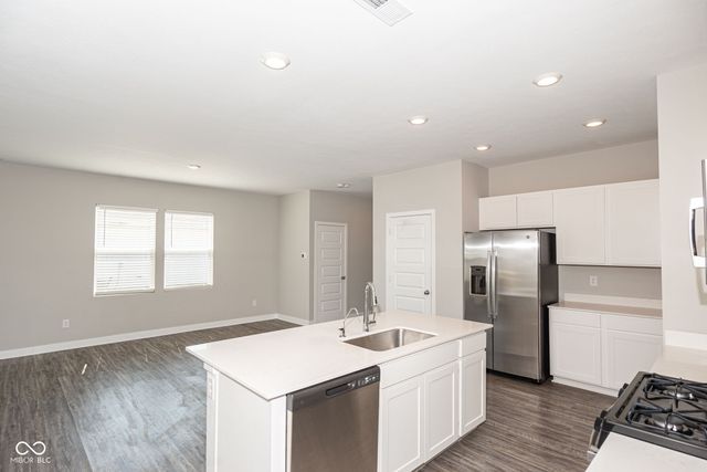 2519 Dixon Creek Drive, Whitestown, IN 46075