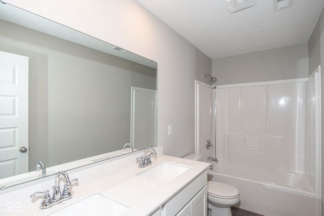 2519 Dixon Creek Drive, Whitestown, IN 46075