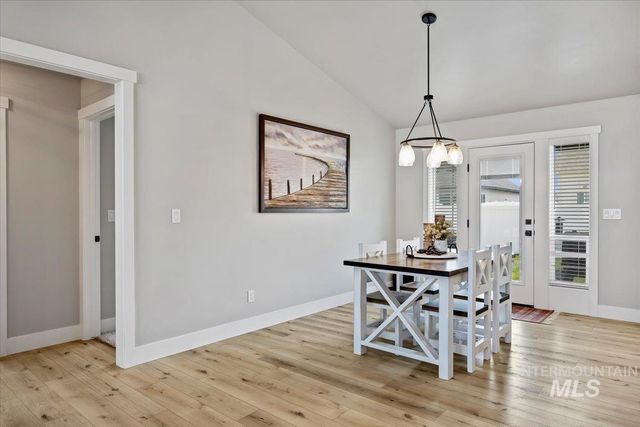 1043 Vista Ave, Kimberly, ID 83341