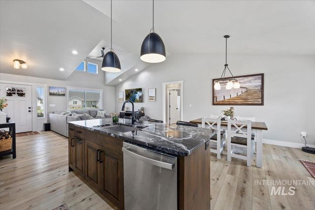1043 Vista Ave, Kimberly, ID 83341