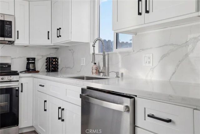 19774 Cambridge Lane, Huntington Beach, CA 92646