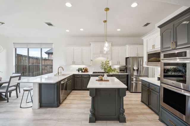 2242 Magic Mantle Drive, Lewisville, TX 75056