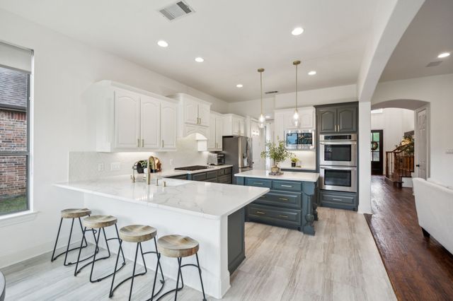 2242 Magic Mantle Drive, Lewisville, TX 75056