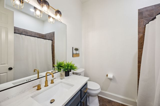 2242 Magic Mantle Drive, Lewisville, TX 75056