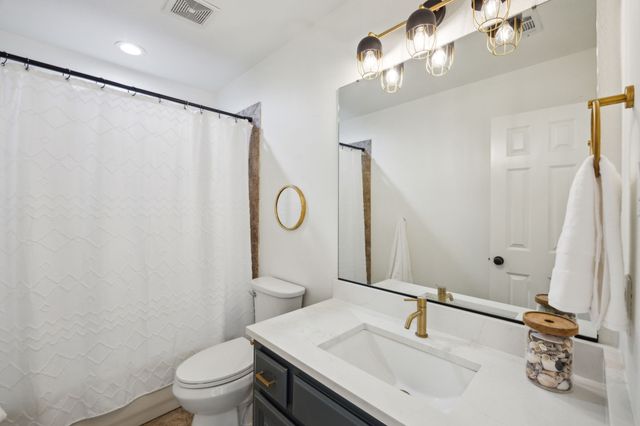 2242 Magic Mantle Drive, Lewisville, TX 75056