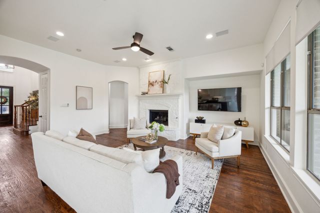 2242 Magic Mantle Drive, Lewisville, TX 75056