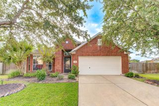 2608 Shady Springs Court, Pearland, TX 77584
