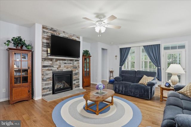 214 DARTMOOR DR, Stephens City, VA 22655