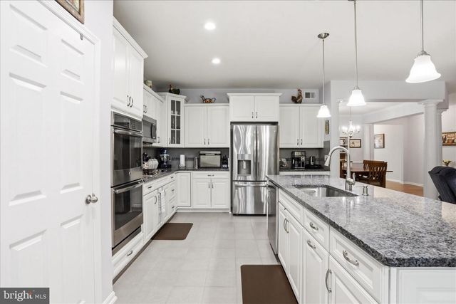 214 DARTMOOR DR, Stephens City, VA 22655