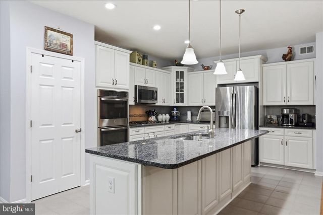 214 DARTMOOR DR, Stephens City, VA 22655