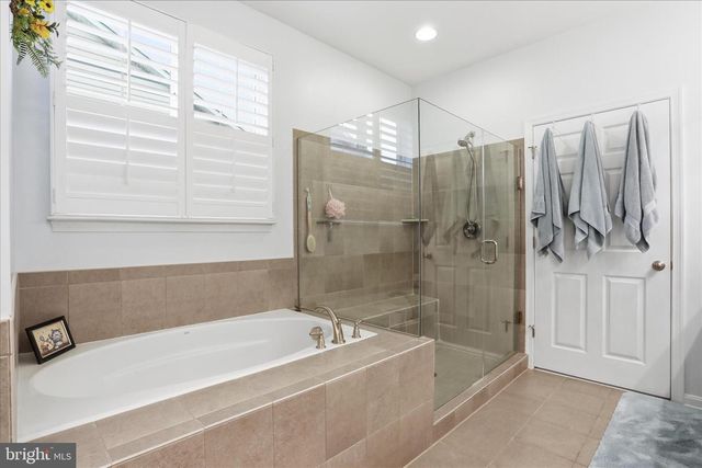 214 DARTMOOR DR, Stephens City, VA 22655