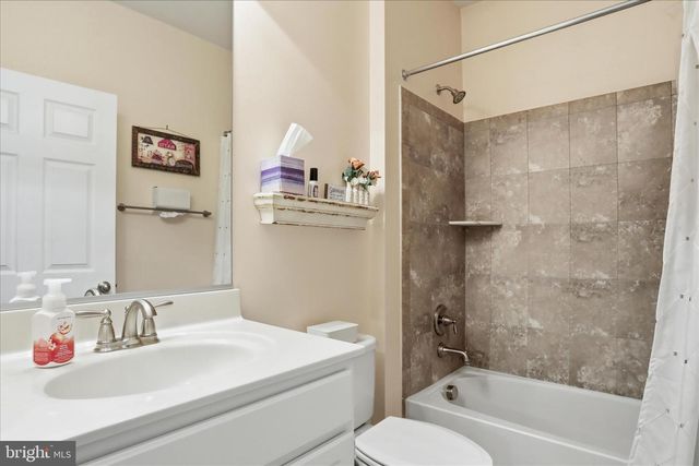214 DARTMOOR DR, Stephens City, VA 22655