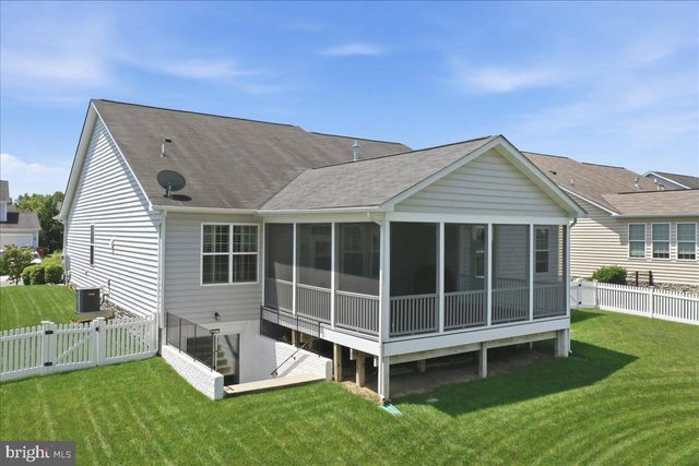 214 DARTMOOR DR, Stephens City, VA 22655