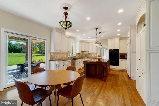 1302 WICKLOW DR, York, PA 17404