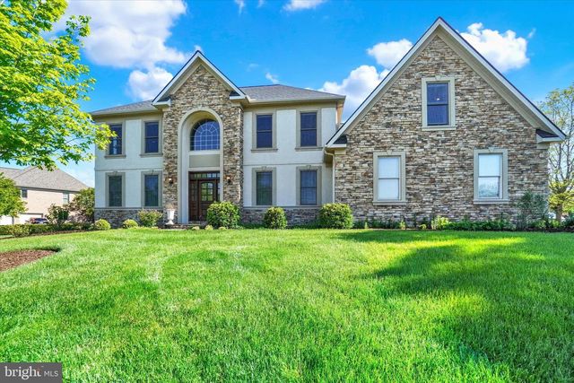 1302 WICKLOW DR, York, PA 17404
