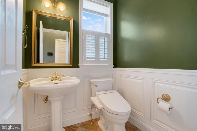 1302 WICKLOW DR, York, PA 17404