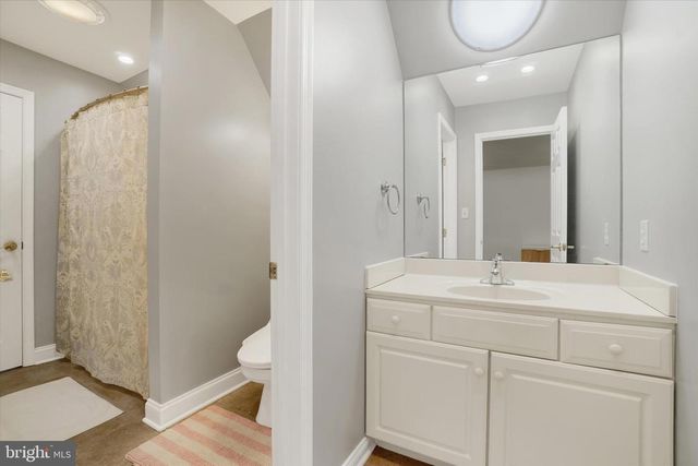 1302 WICKLOW DR, York, PA 17404