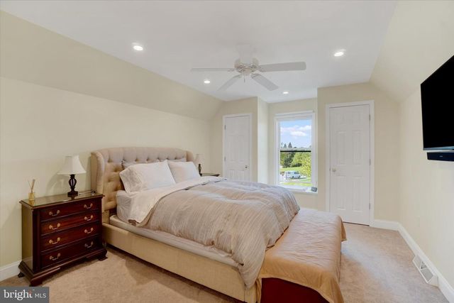 1302 WICKLOW DR, York, PA 17404