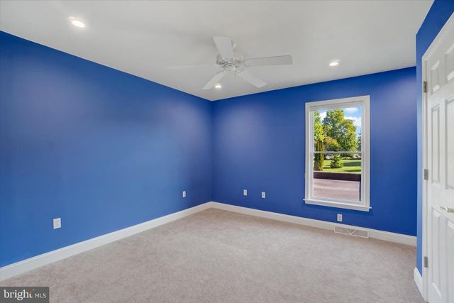 1302 WICKLOW DR, York, PA 17404