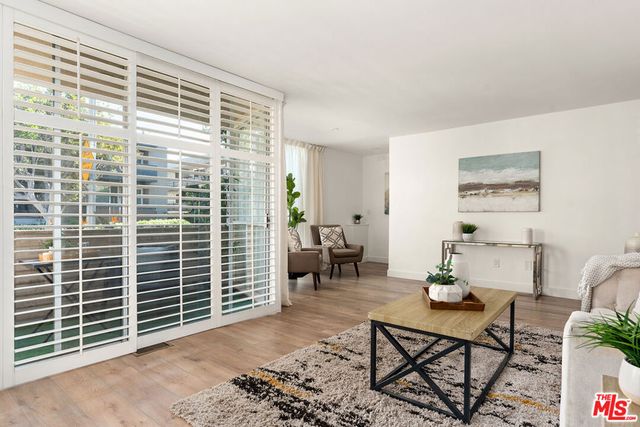 6601 Springpark Avenue 9, Los Angeles, CA 90056