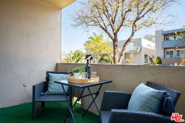 6601 Springpark Avenue 9, Los Angeles, CA 90056