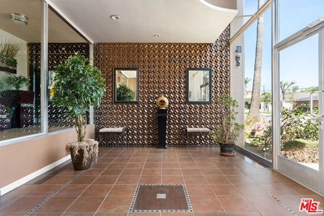 6601 Springpark Avenue 9, Los Angeles, CA 90056