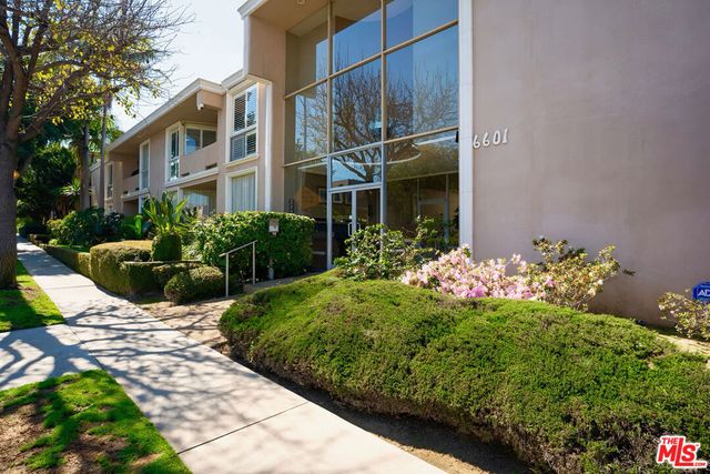 6601 Springpark Avenue 9, Los Angeles, CA 90056