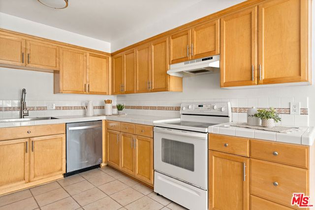 6601 Springpark Avenue 9, Los Angeles, CA 90056