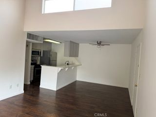 8601 International 265, Canoga Park, CA 91304