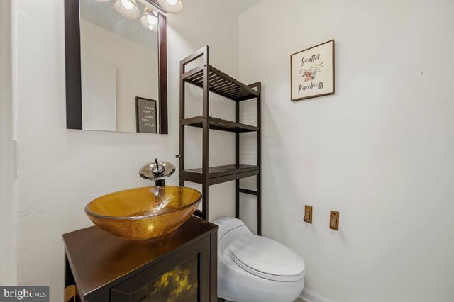 9514 FOX RUN DR, Clinton, MD 20735