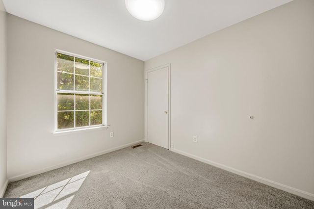 9514 FOX RUN DR, Clinton, MD 20735